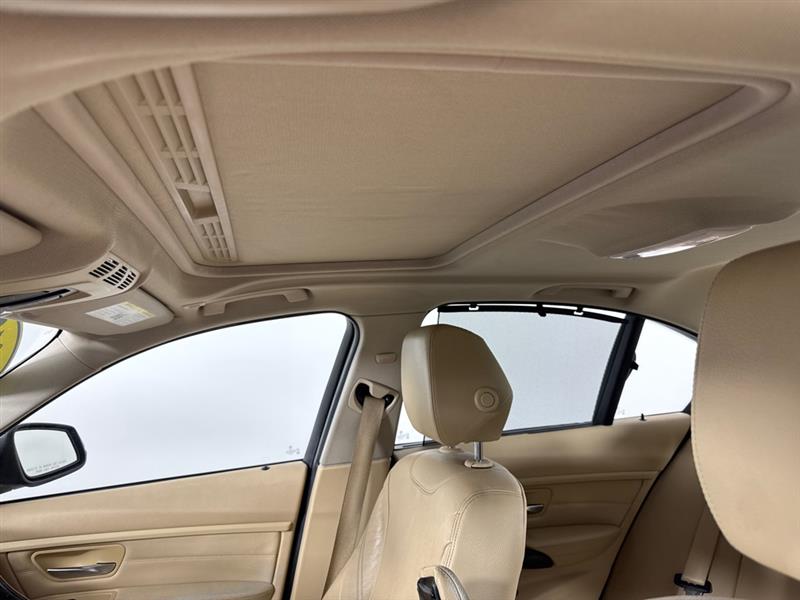 BMW 3-Series 328i Sedan 2012