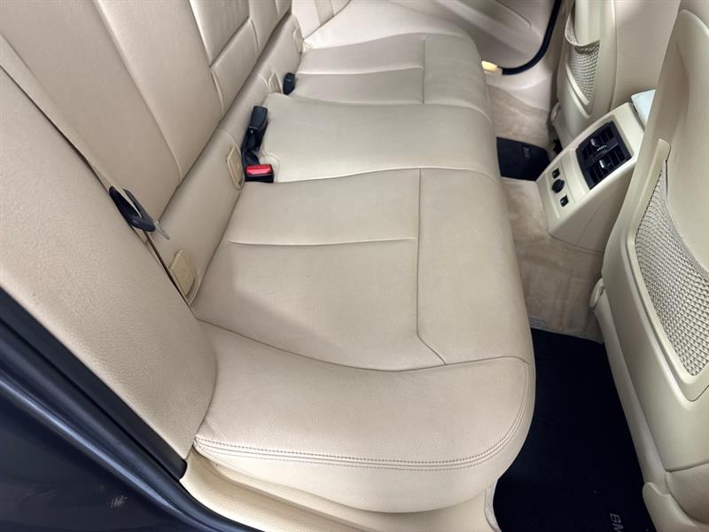 BMW 3-Series 328i Sedan 2012