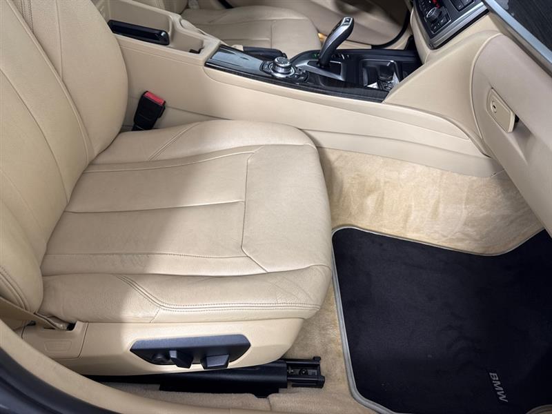 BMW 3-Series 328i Sedan 2012