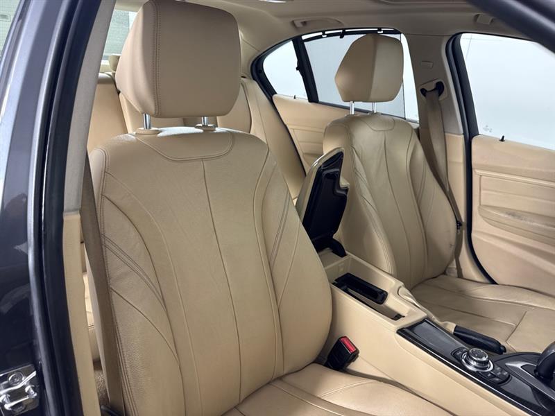 BMW 3-Series 328i Sedan 2012