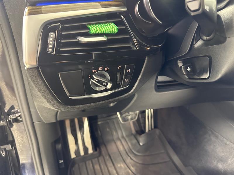 BMW 6-Series Gran Turismo 640i xDrive 2018