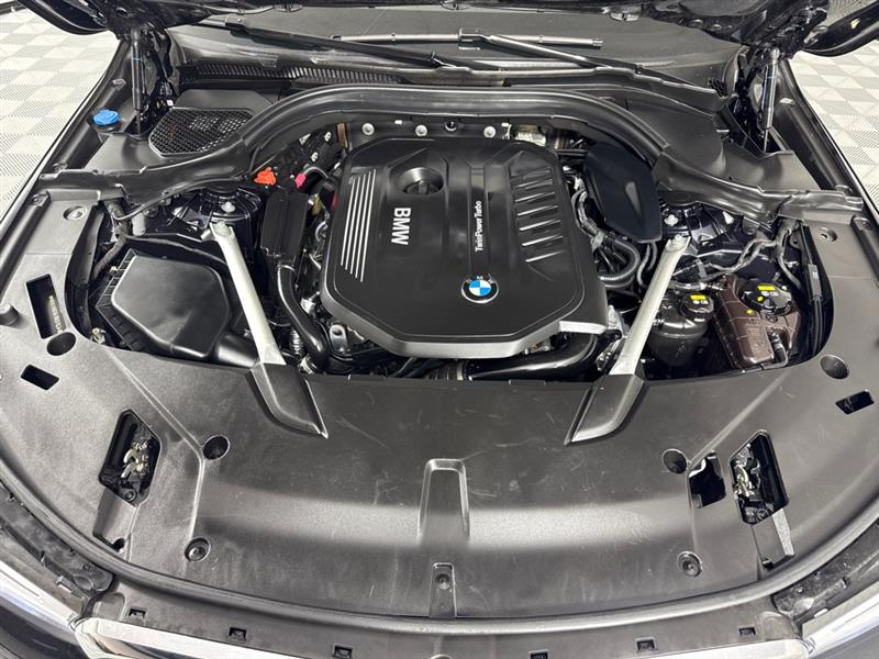 BMW 6-Series Gran Turismo 640i xDrive 2018