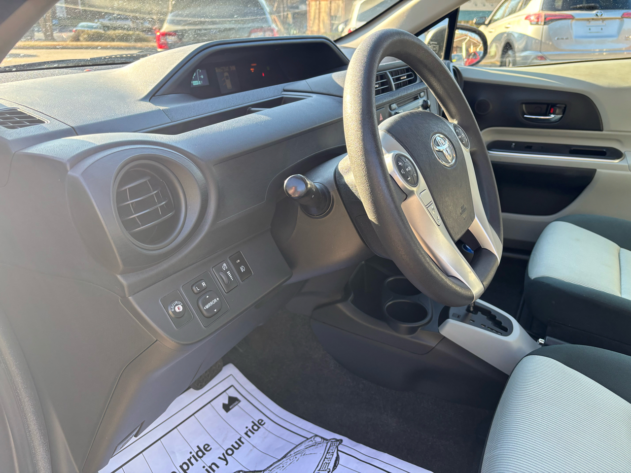 Toyota Prius c  2014