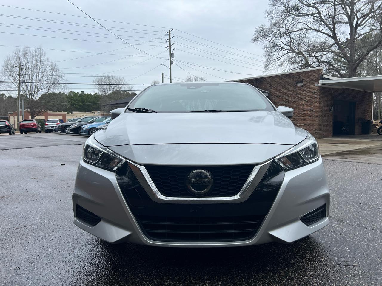 Nissan Versa SV 2021