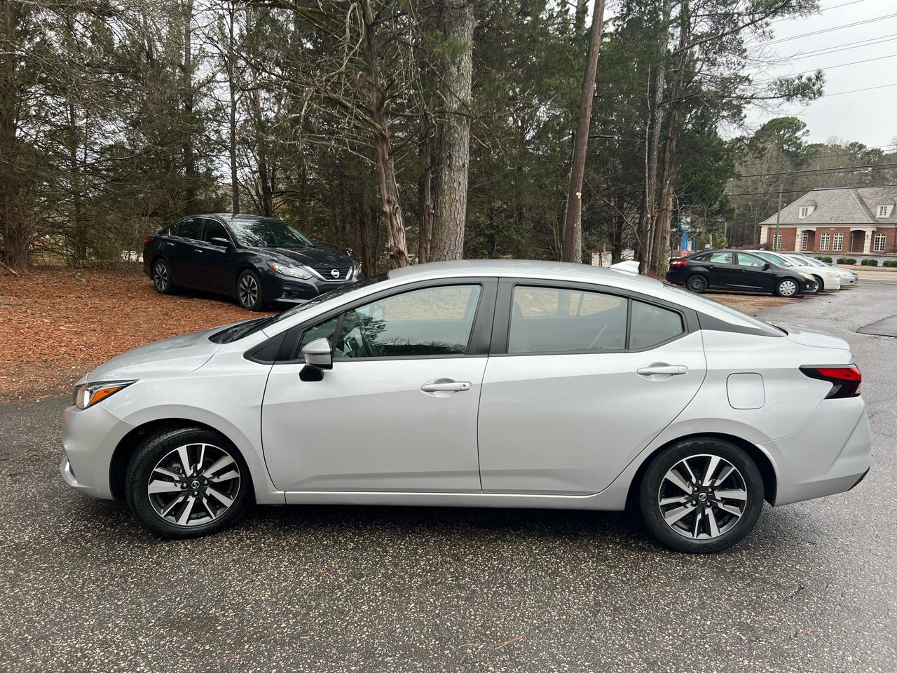 Nissan Versa SV 2021