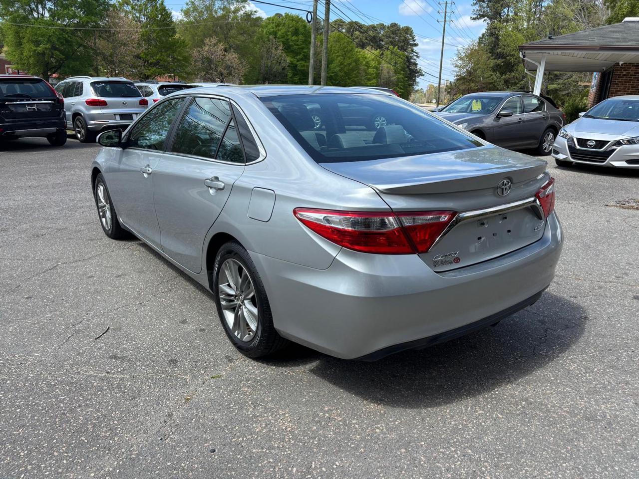 Toyota Camry 4dr Sdn I4 Auto SE w/Special Edition Pkg (Natl) 2016