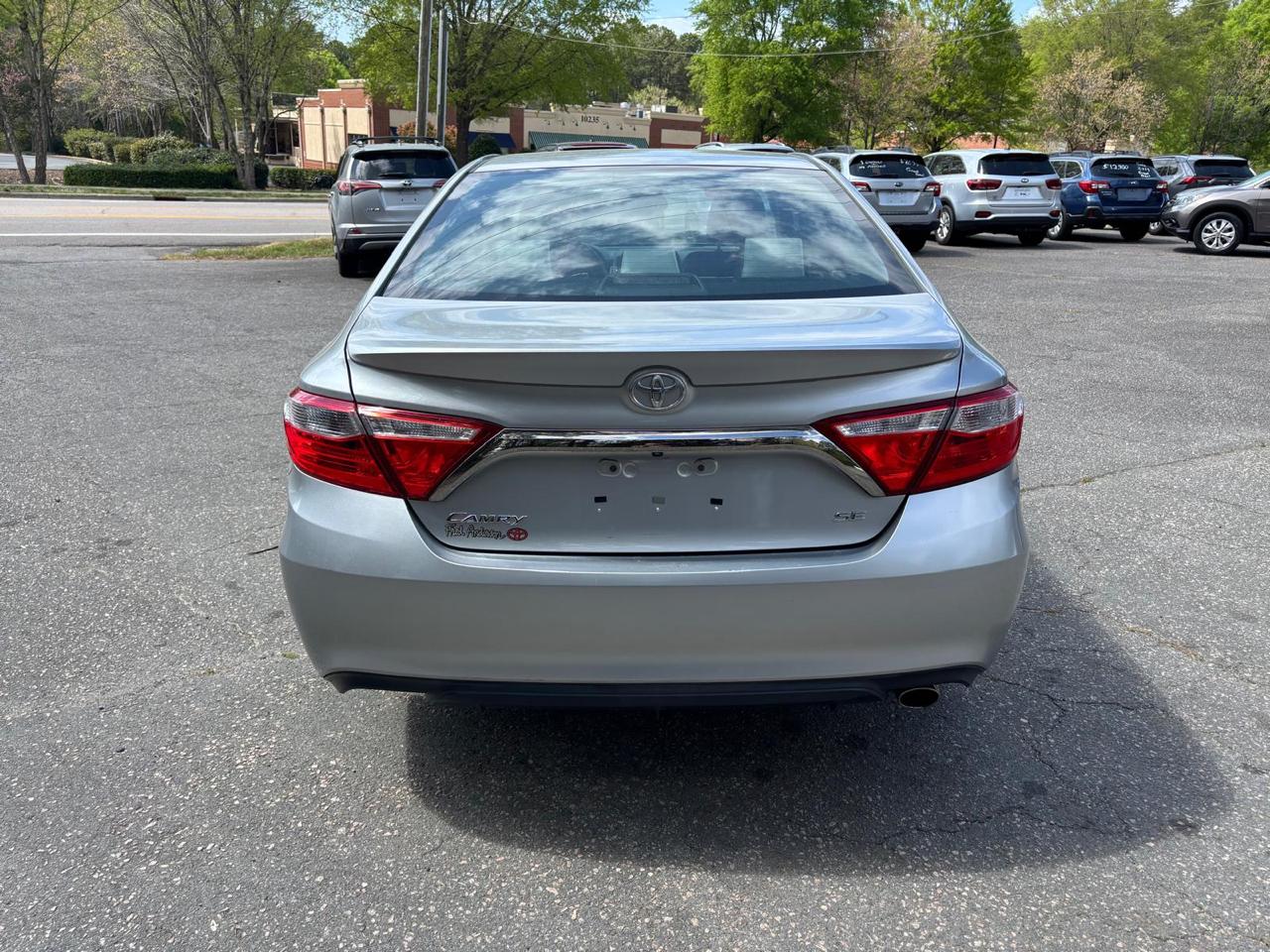 Toyota Camry 4dr Sdn I4 Auto SE w/Special Edition Pkg (Natl) 2016