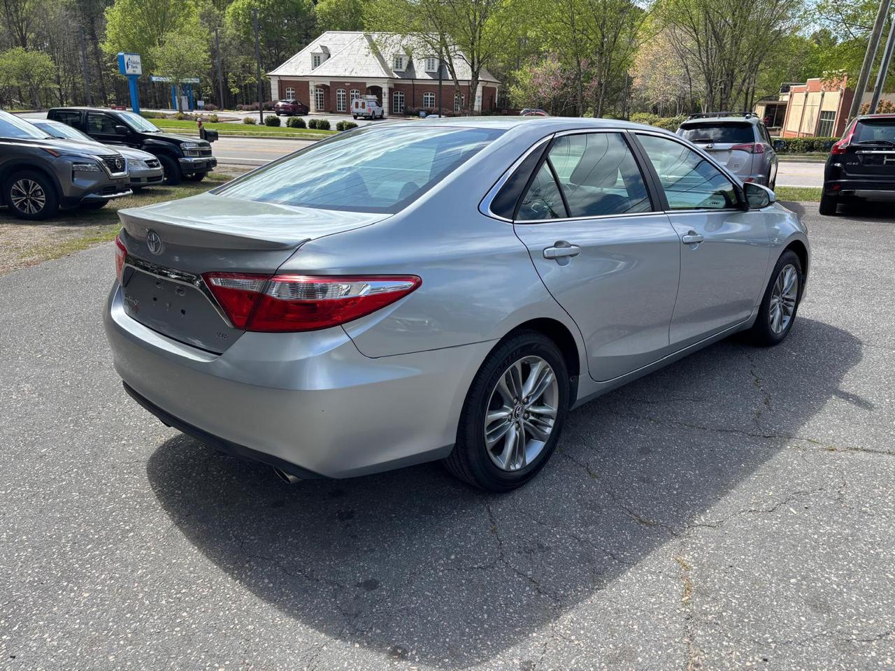 Toyota Camry 4dr Sdn I4 Auto SE w/Special Edition Pkg (Natl) 2016