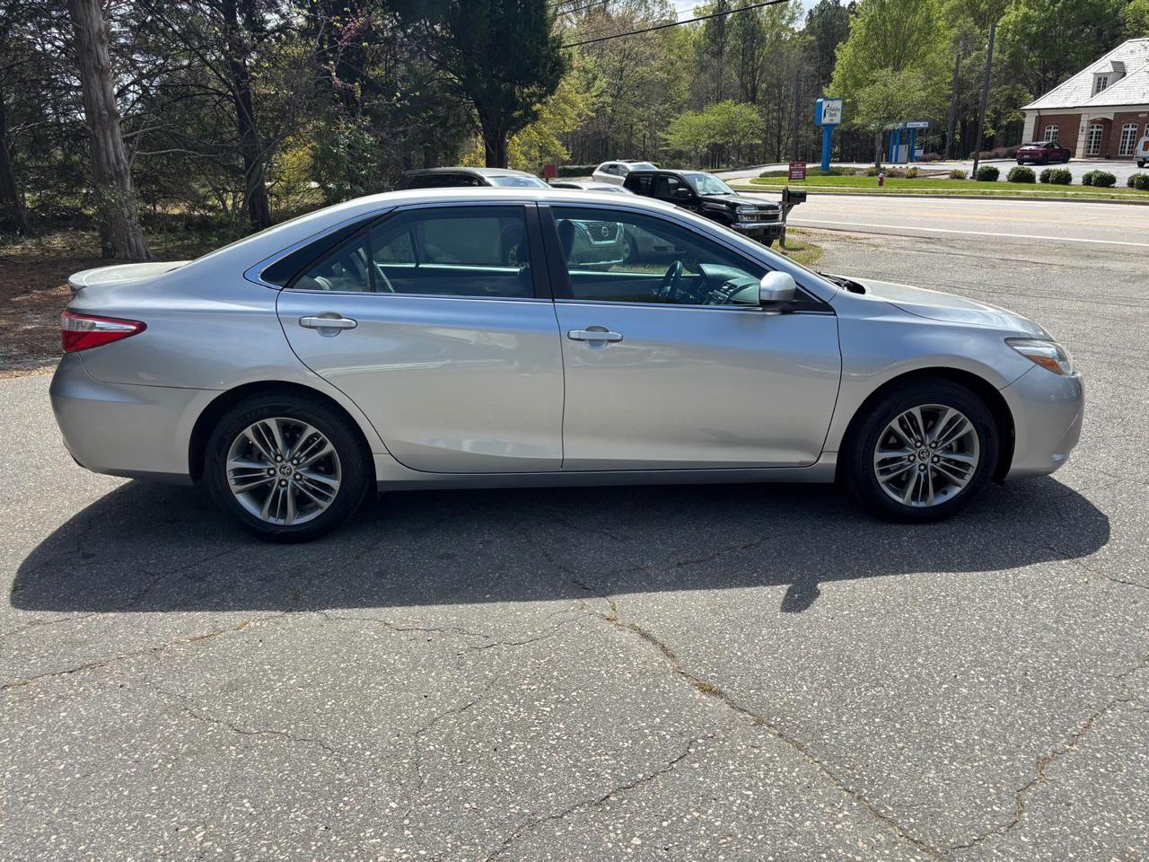 Toyota Camry 4dr Sdn I4 Auto SE w/Special Edition Pkg (Natl) 2016