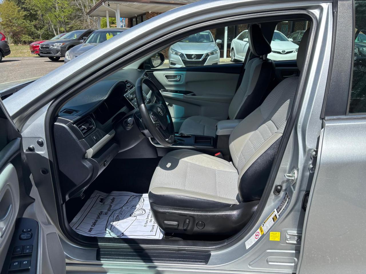 Toyota Camry 4dr Sdn I4 Auto SE w/Special Edition Pkg (Natl) 2016