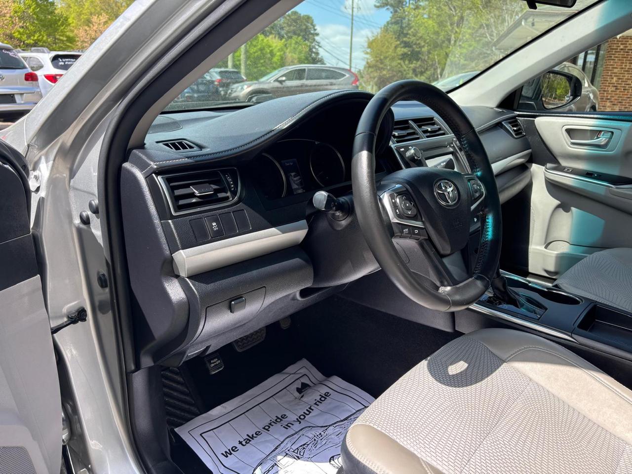 Toyota Camry 4dr Sdn I4 Auto SE w/Special Edition Pkg (Natl) 2016