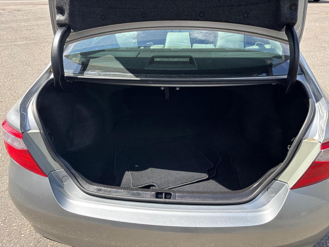 Toyota Camry 4dr Sdn I4 Auto SE w/Special Edition Pkg (Natl) 2016