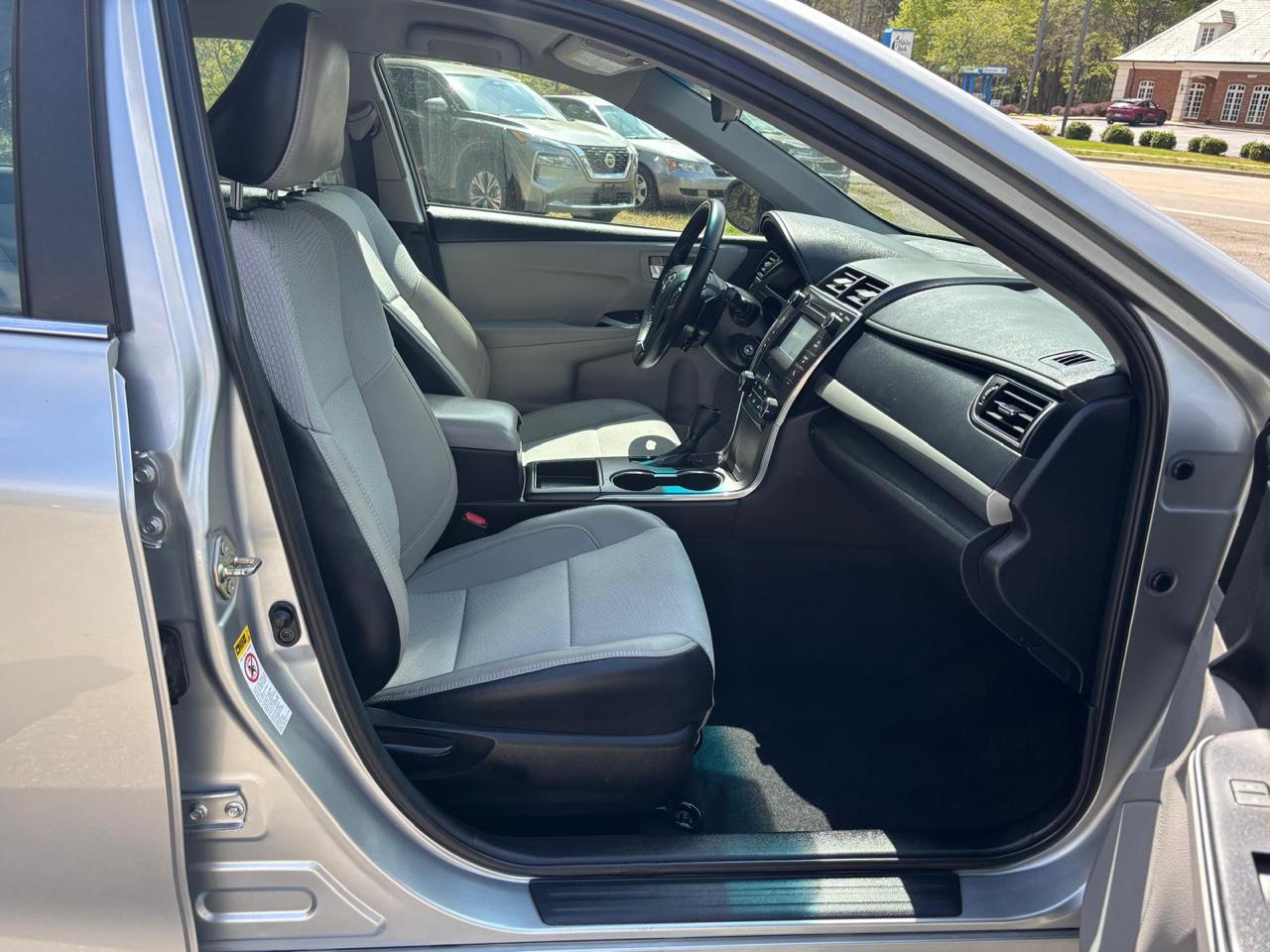 Toyota Camry 4dr Sdn I4 Auto SE w/Special Edition Pkg (Natl) 2016