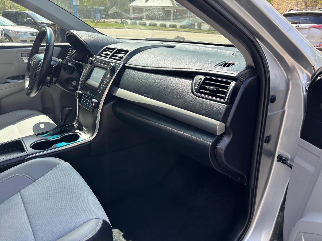 Toyota Camry 4dr Sdn I4 Auto SE w/Special Edition Pkg (Natl) 2016