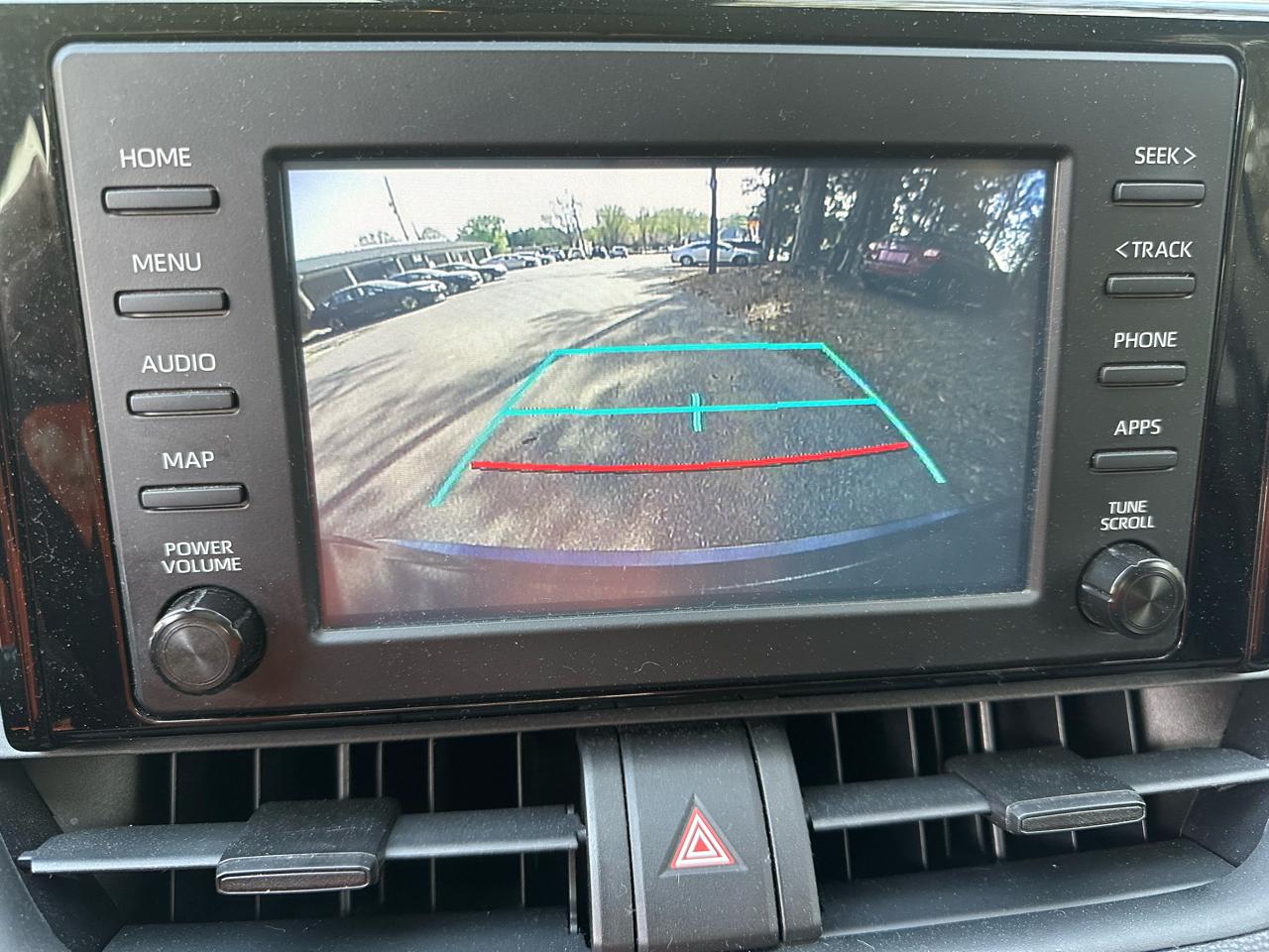 Toyota RAV4 LE FWD (Natl) 2019