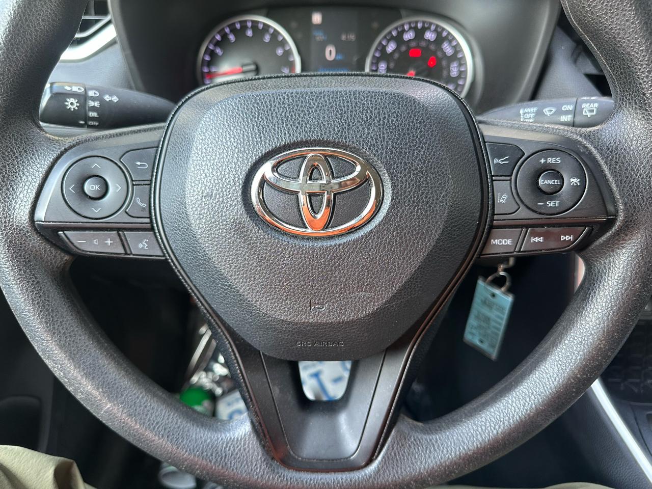Toyota RAV4 LE FWD (Natl) 2019