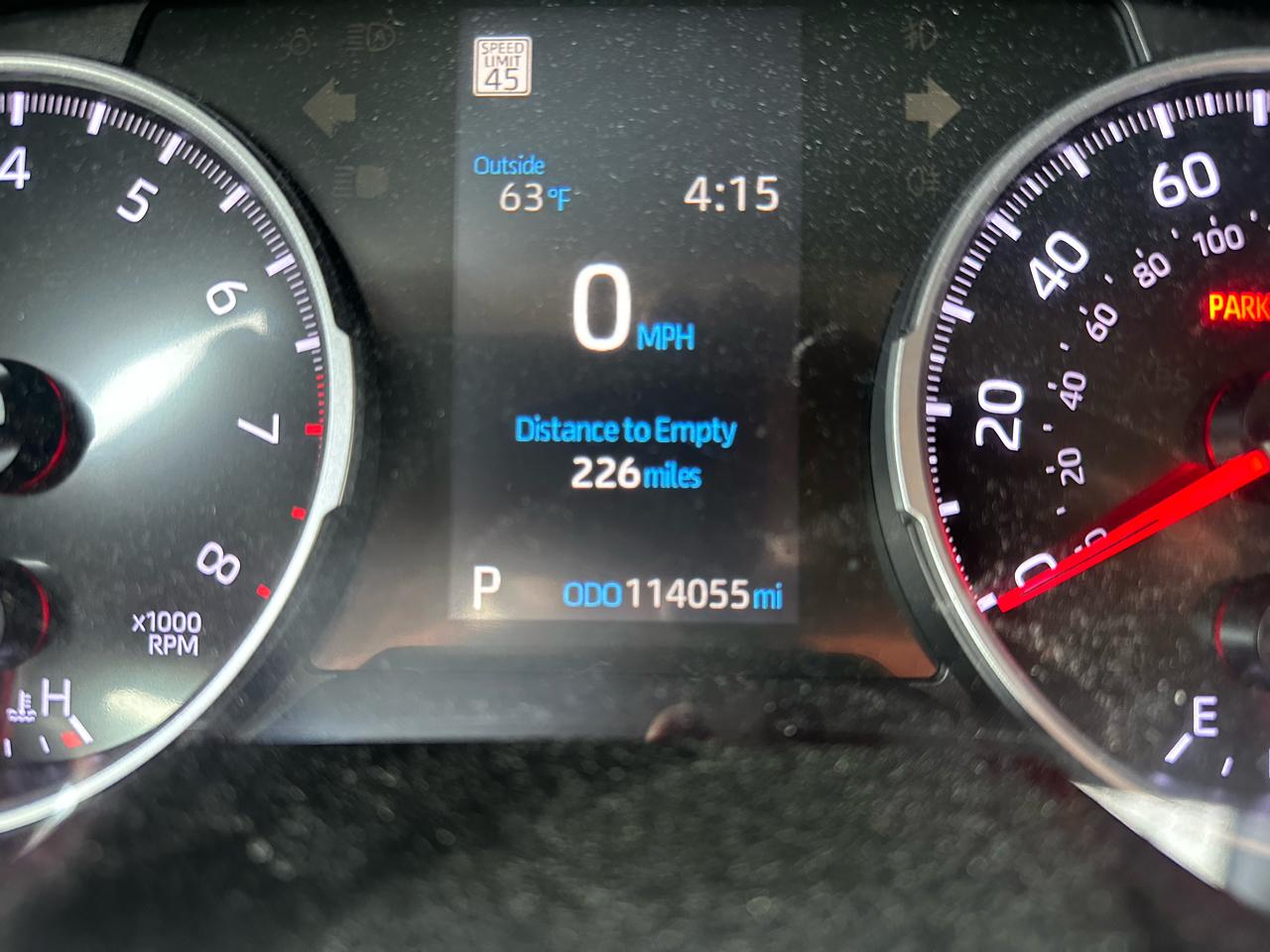 Toyota RAV4 LE FWD (Natl) 2019