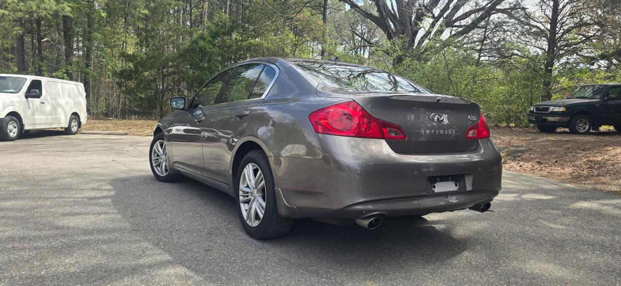 Infiniti G37 Sedan 4dr x AWD 2011