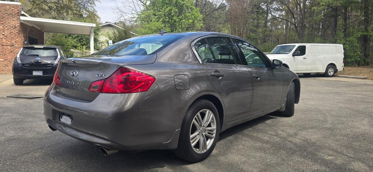 Infiniti G37 Sedan 4dr x AWD 2011