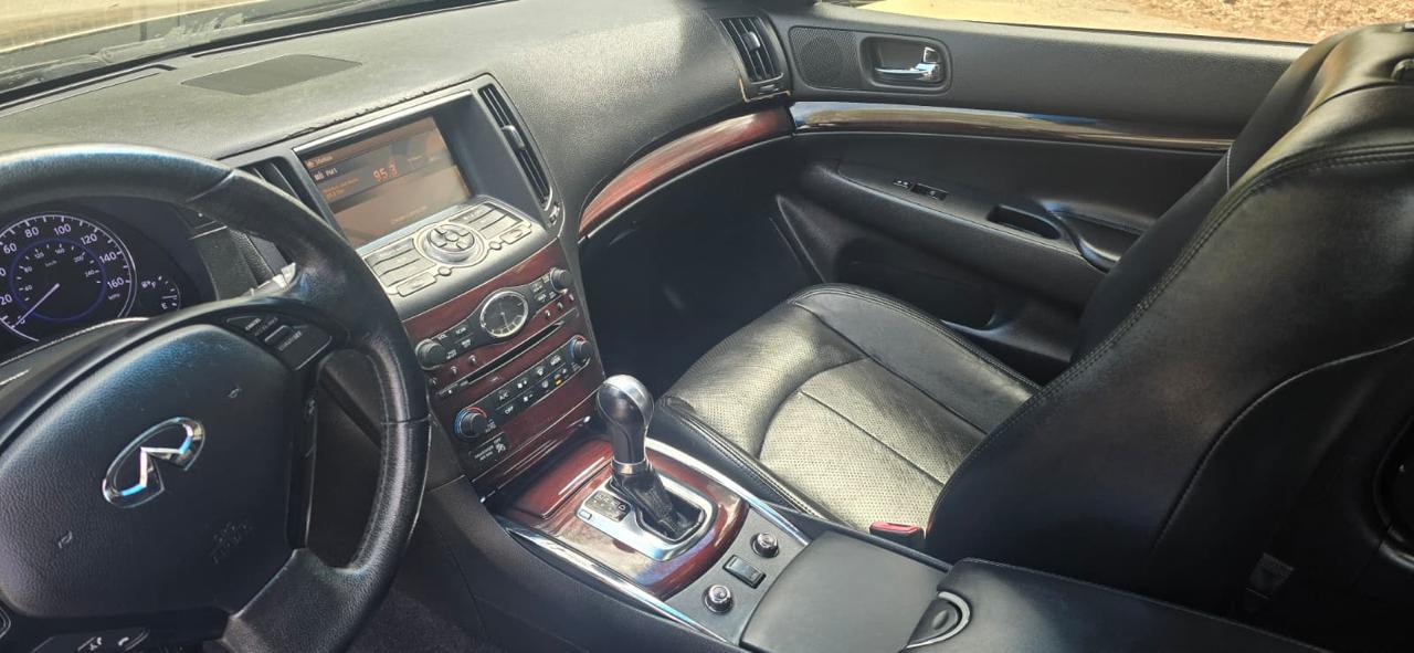 Infiniti G37 Sedan 4dr x AWD 2011