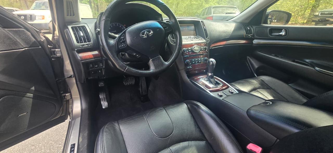 Infiniti G37 Sedan 4dr x AWD 2011