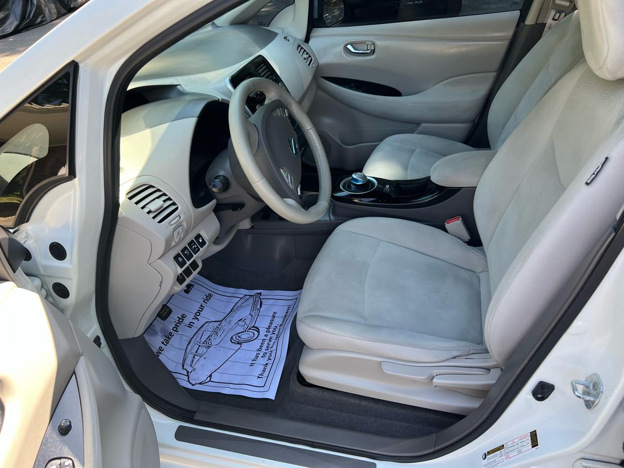 Nissan Leaf 4dr HB SV *Ltd Avail* 2015