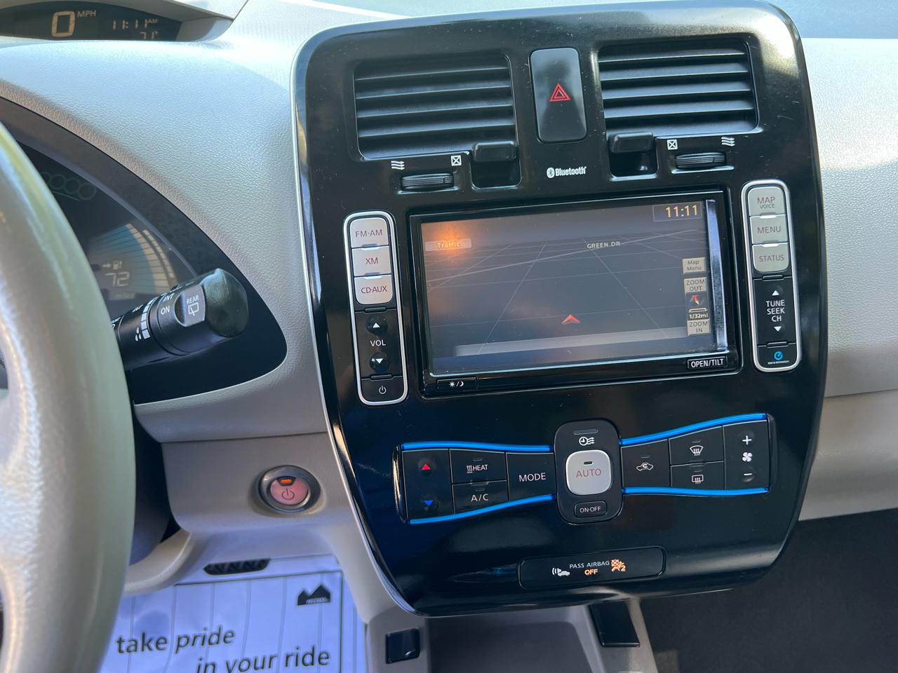 Nissan Leaf 4dr HB SV *Ltd Avail* 2015