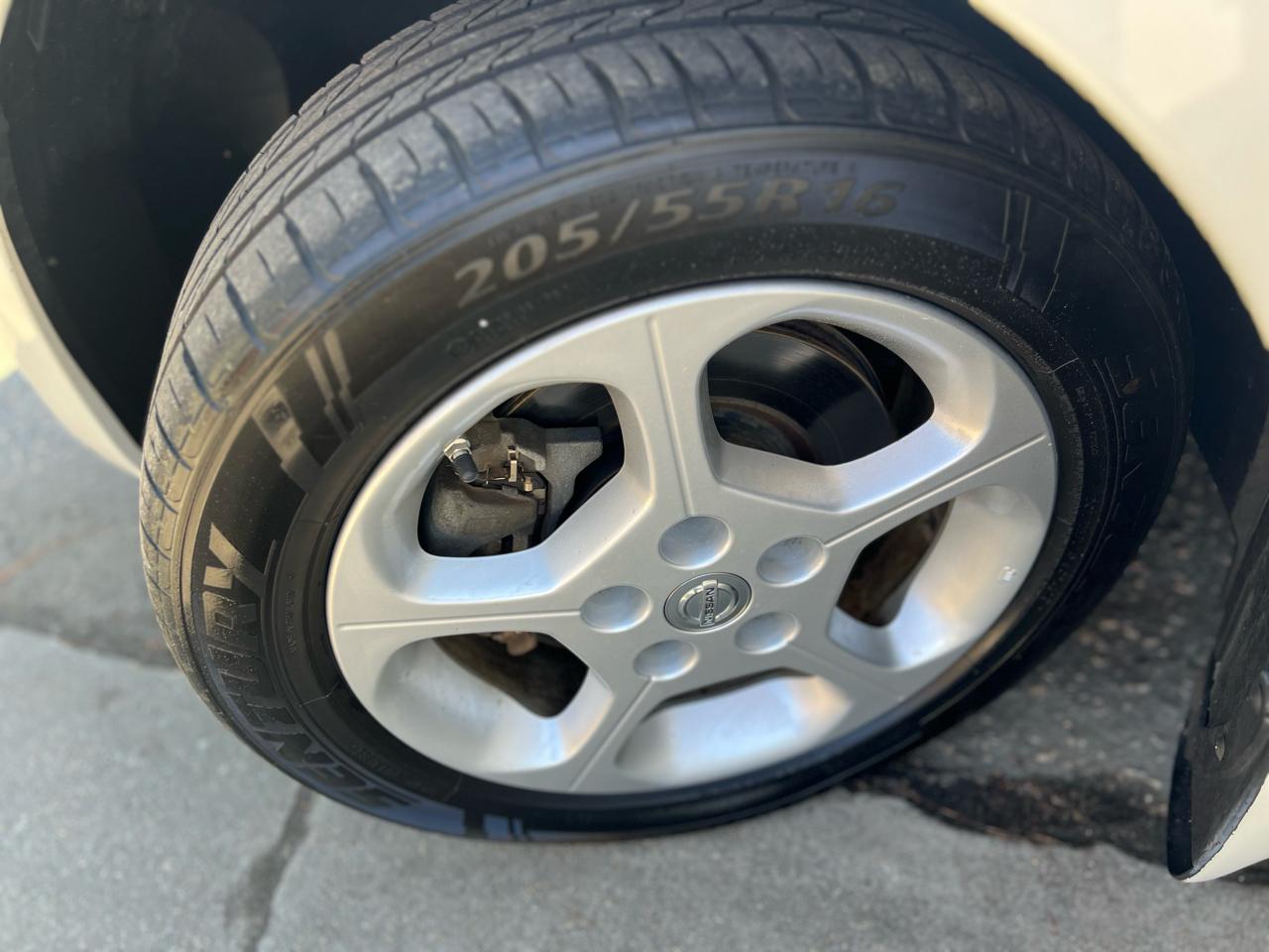 Nissan Leaf 4dr HB SV *Ltd Avail* 2015