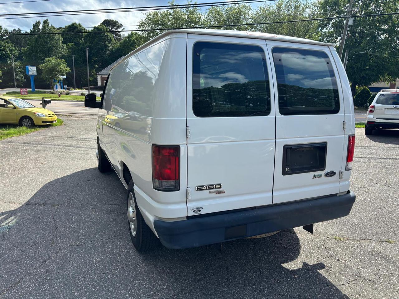 Ford Econoline Cargo Van E-150 Recreational 2011