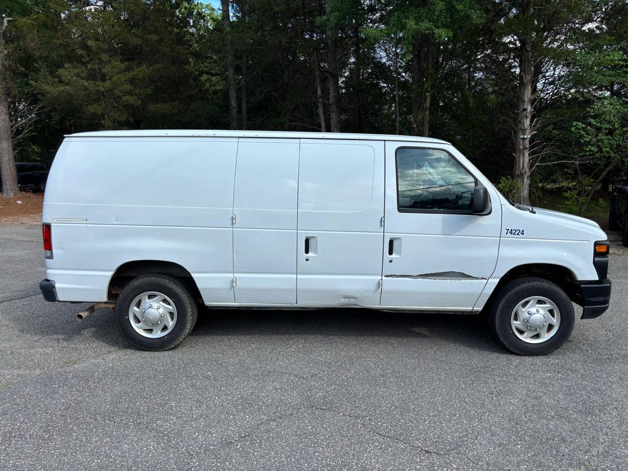 Ford Econoline Cargo Van E-150 Recreational 2011
