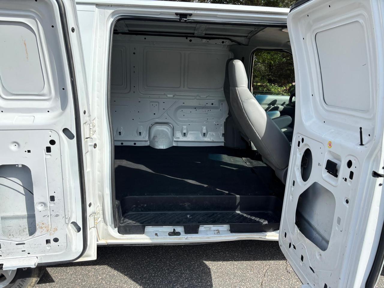 Ford Econoline Cargo Van E-150 Recreational 2011