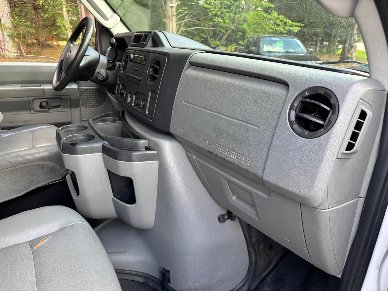 Ford Econoline Cargo Van E-150 Recreational 2011