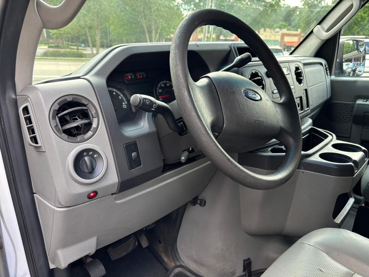 Ford Econoline Cargo Van E-150 Recreational 2011