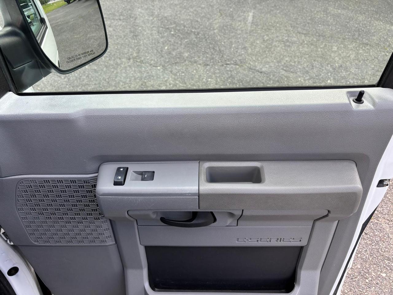 Ford Econoline Cargo Van E-150 Recreational 2011