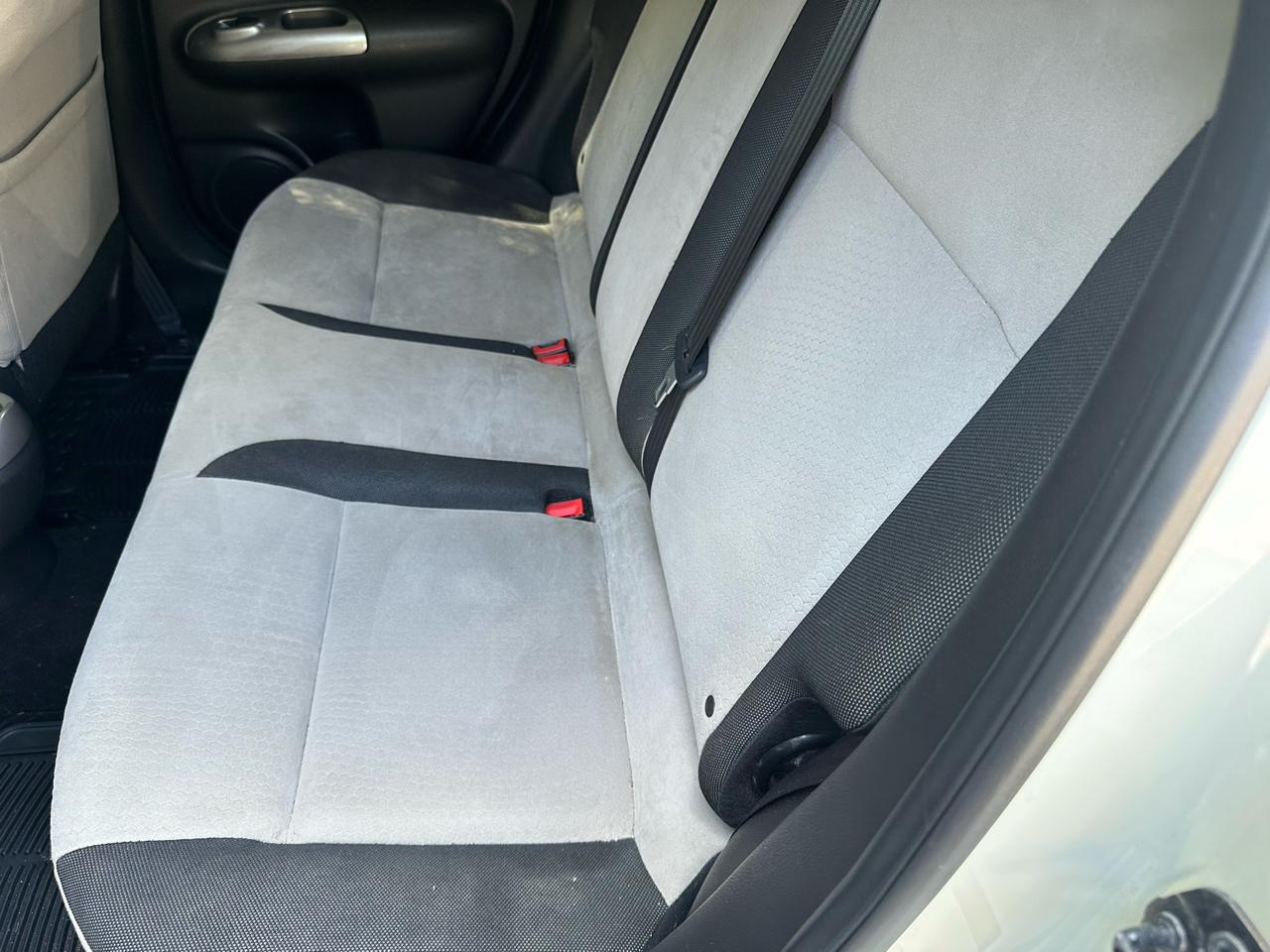 Nissan Juke 5dr Wgn I4 Manual SV FWD 2011