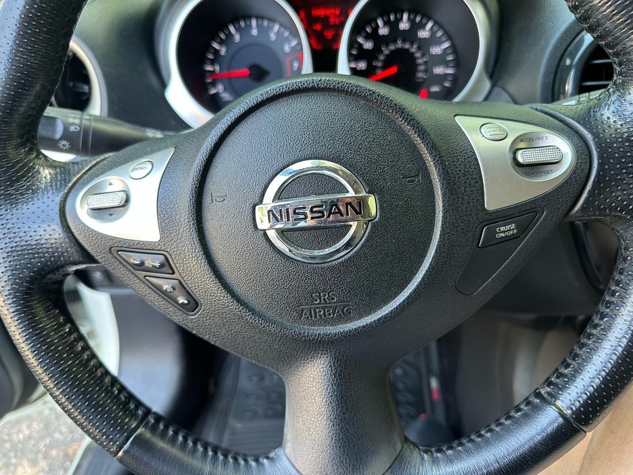 Nissan Juke 5dr Wgn I4 Manual SV FWD 2011