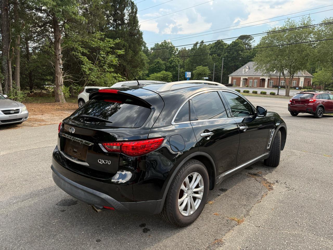 Infiniti QX70 Base 2017