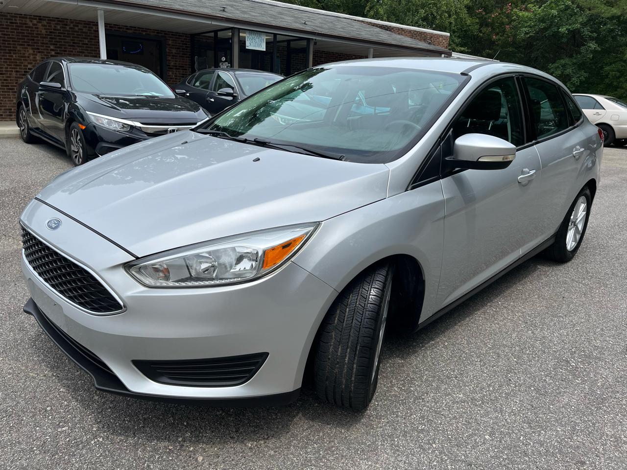 Ford Focus SE Sedan 2016