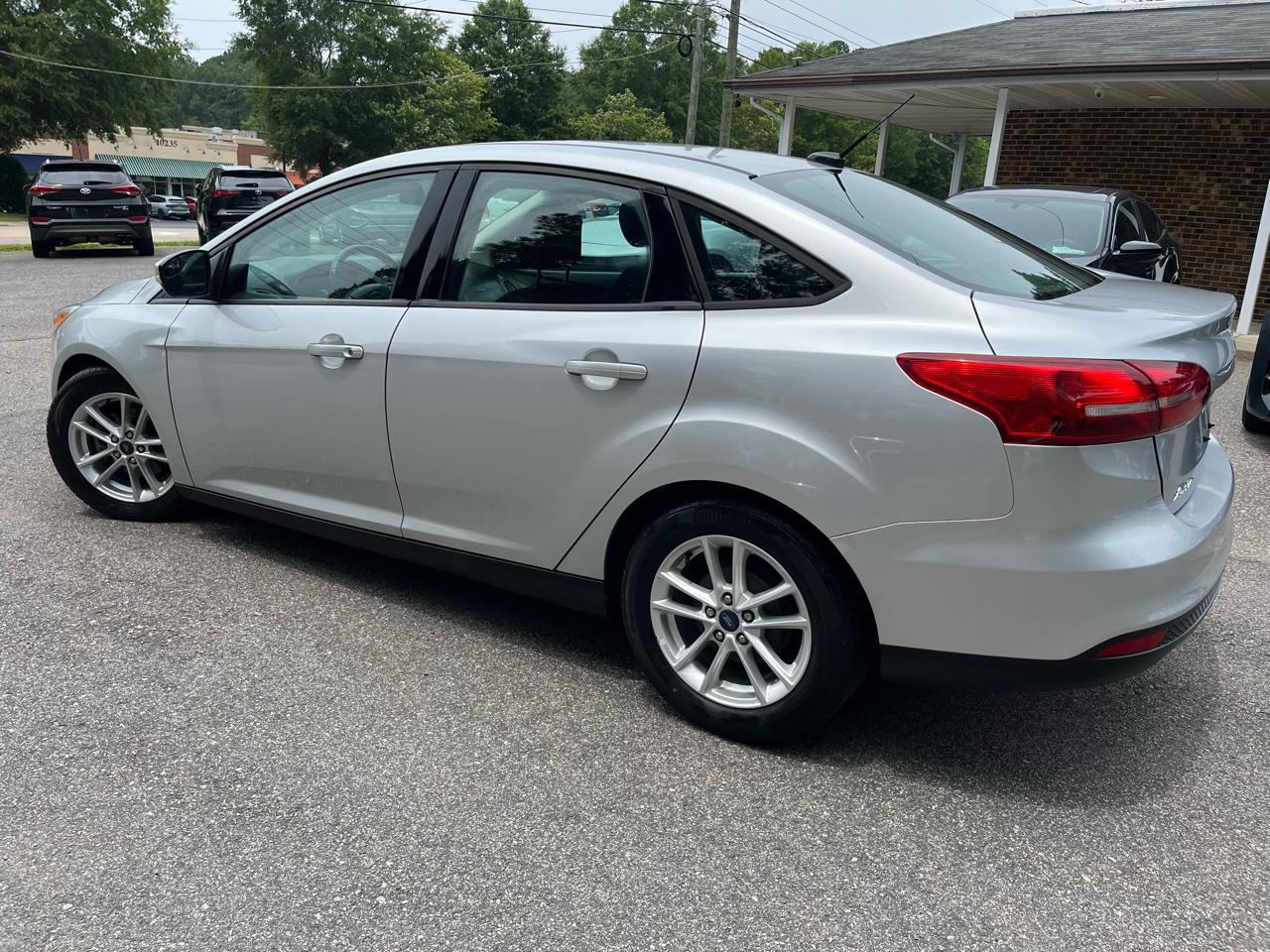 Ford Focus SE Sedan 2016
