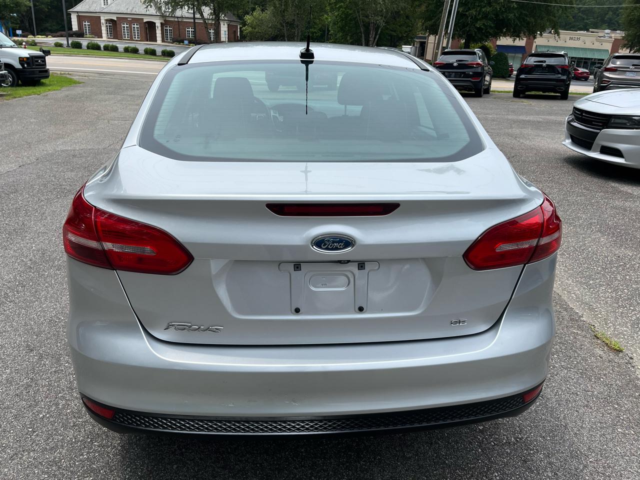 Ford Focus SE Sedan 2016