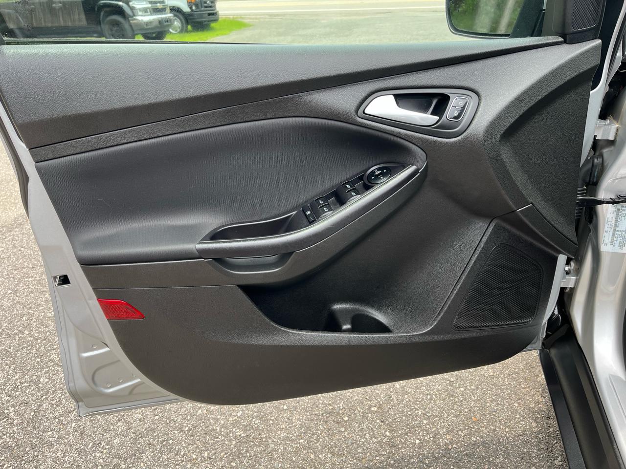 Ford Focus SE Sedan 2016