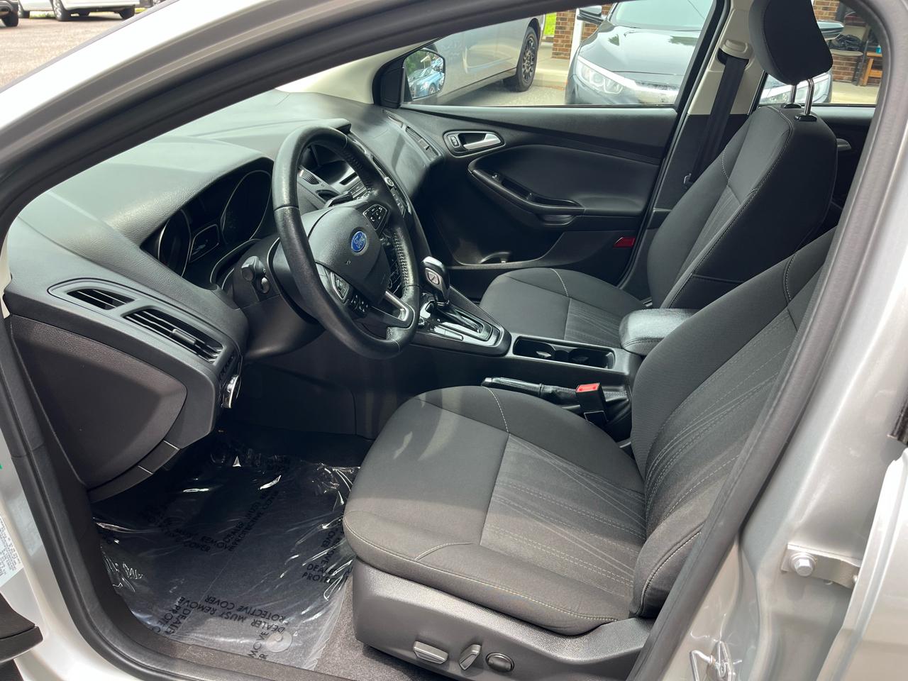 Ford Focus SE Sedan 2016