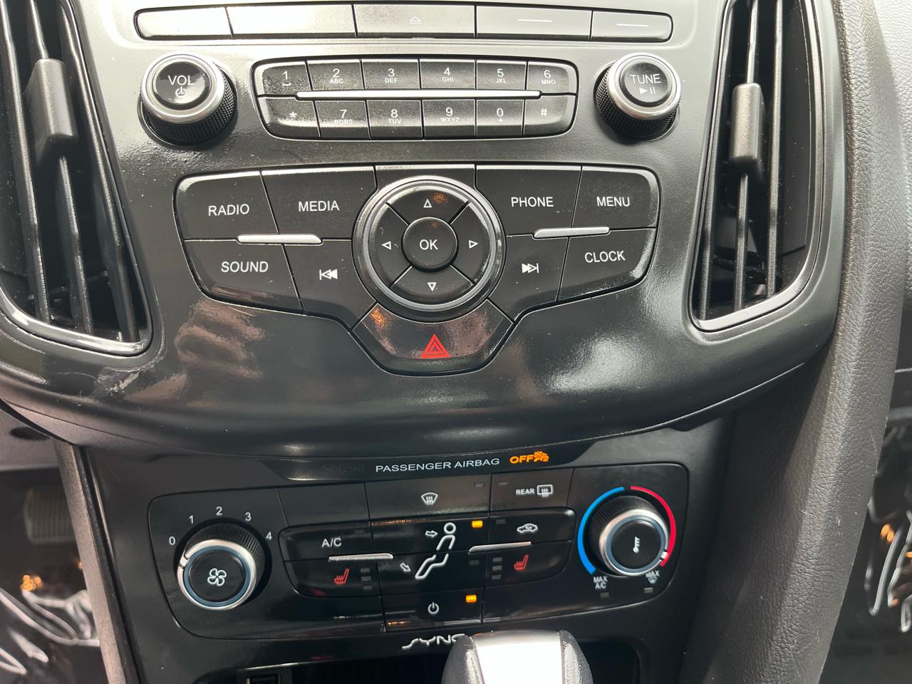 Ford Focus SE Sedan 2016
