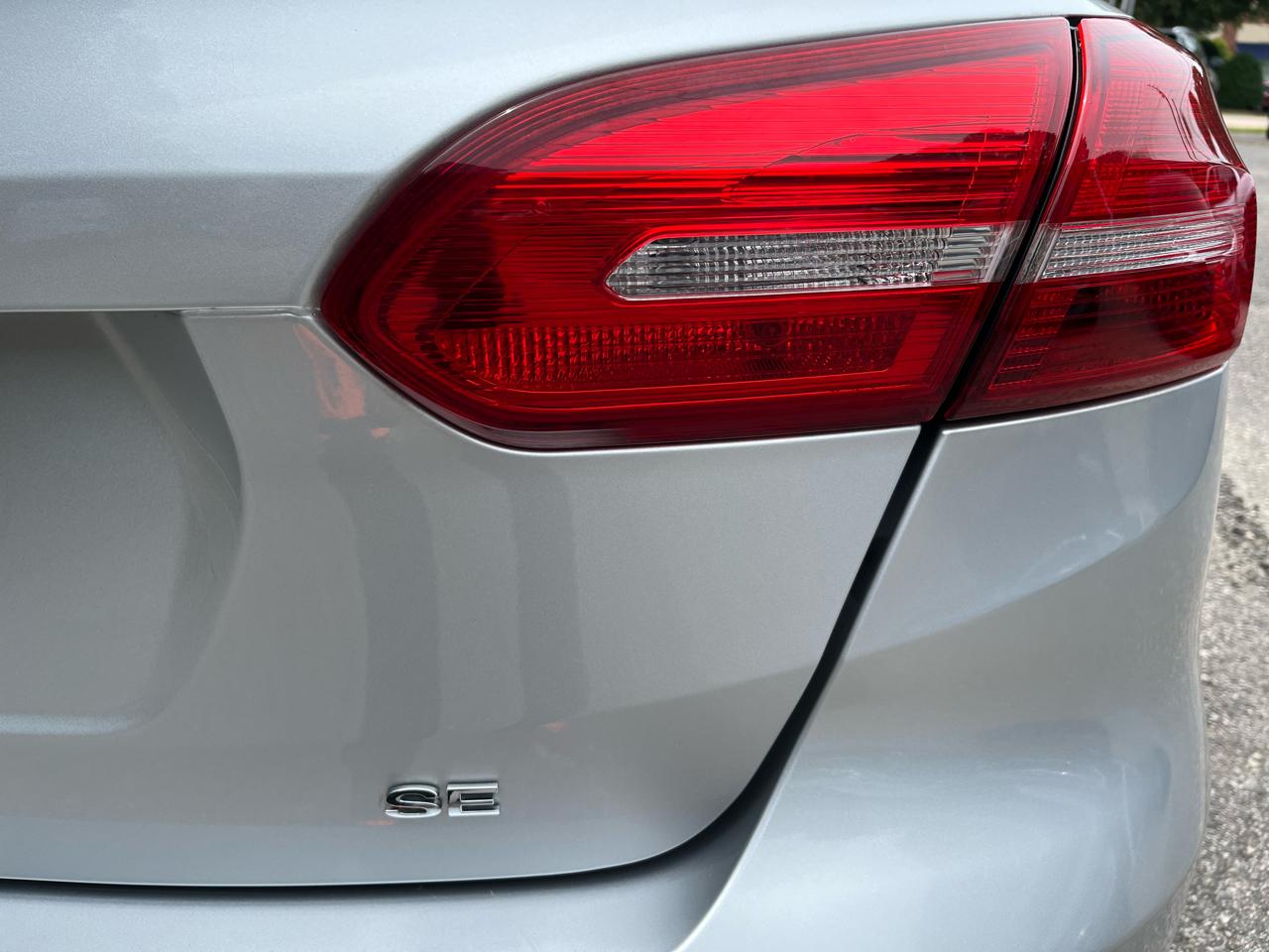 Ford Focus SE Sedan 2016