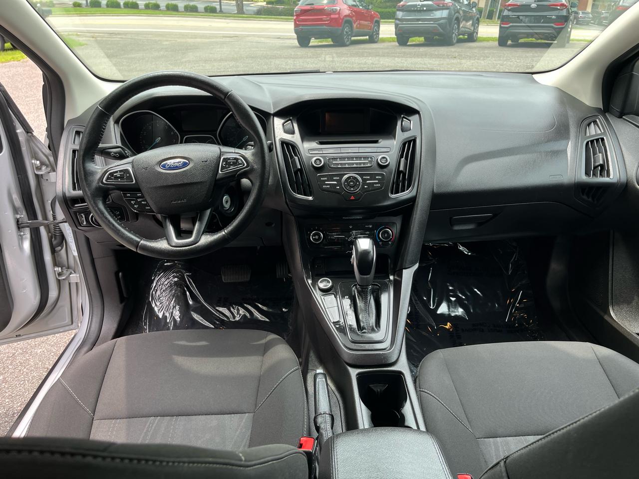 Ford Focus SE Sedan 2016