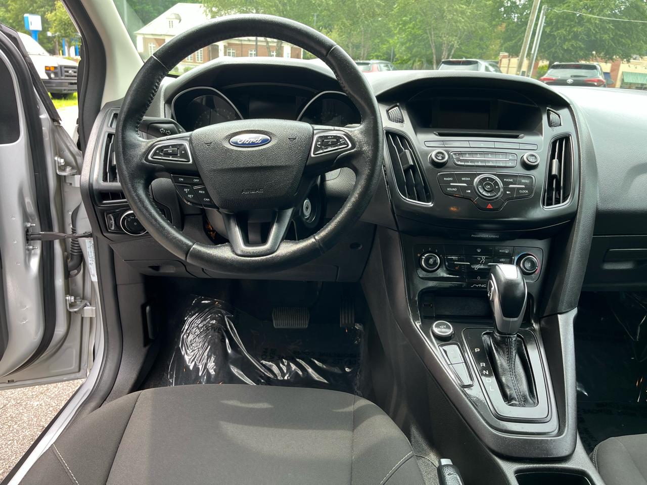 Ford Focus SE Sedan 2016