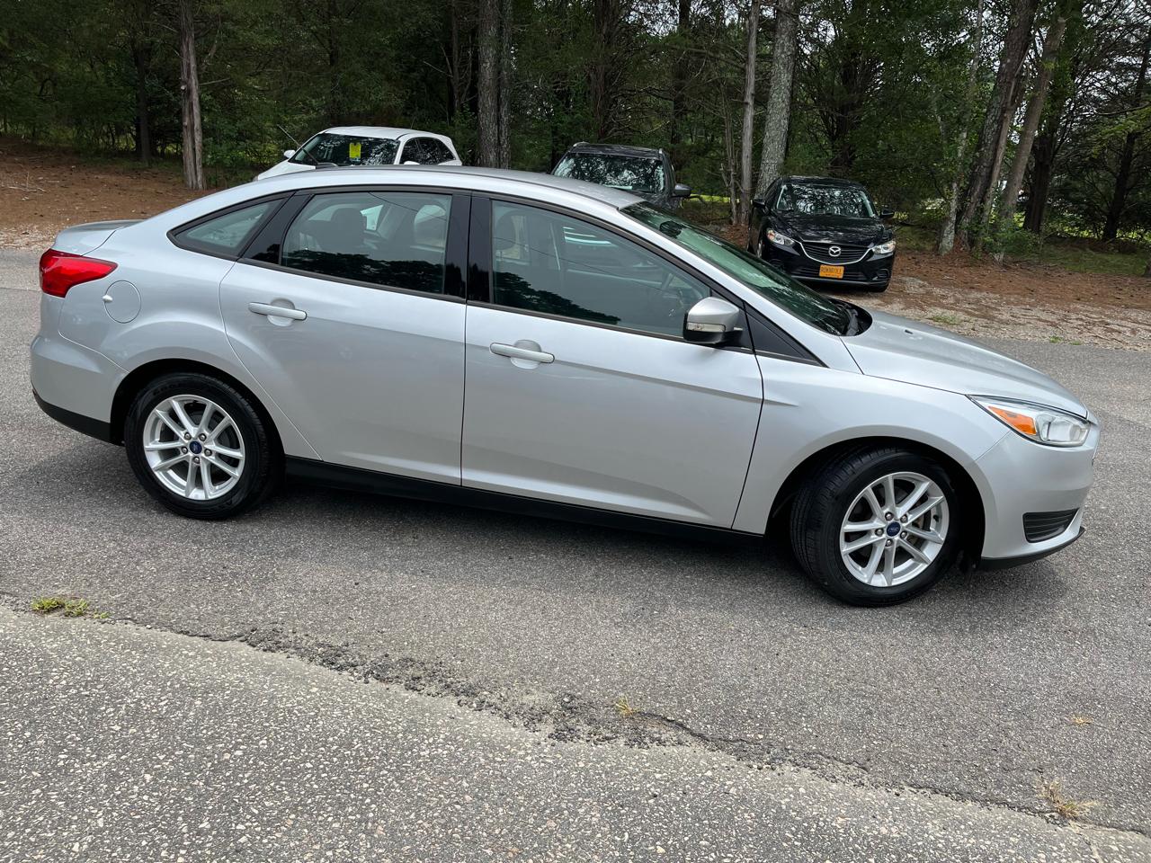 Ford Focus SE Sedan 2016