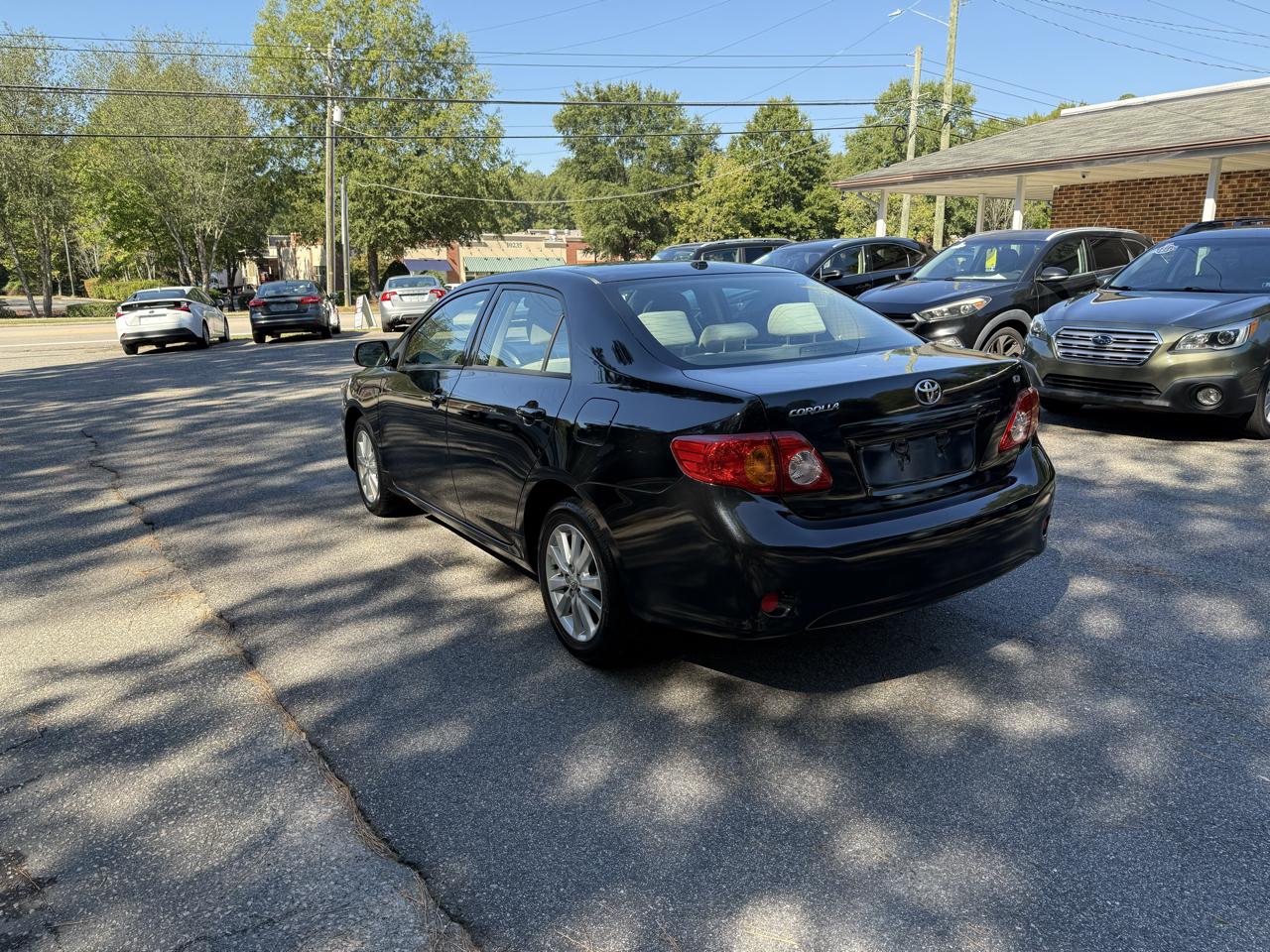 Toyota Corolla Base 4-Speed AT 2009