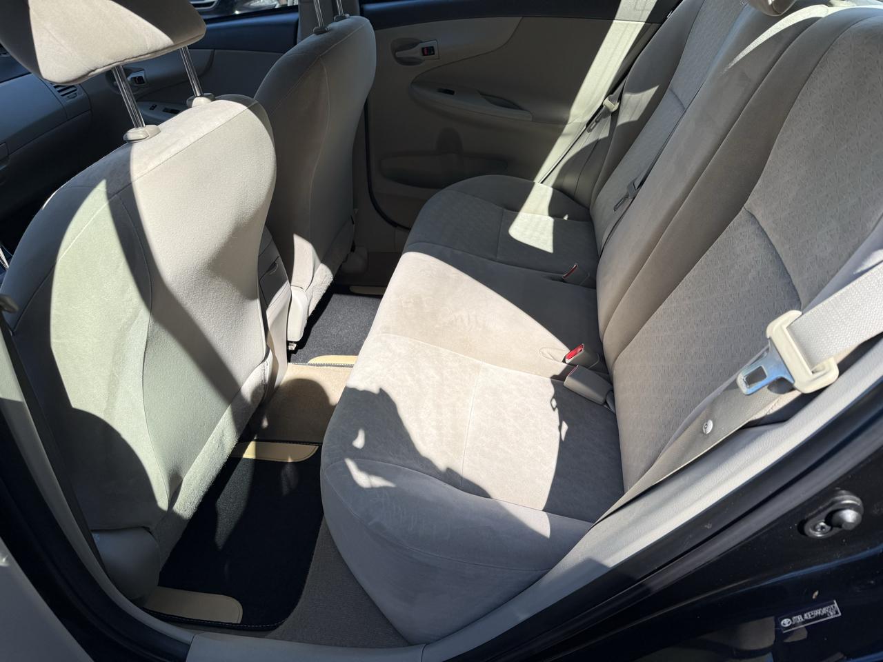 Toyota Corolla Base 4-Speed AT 2009
