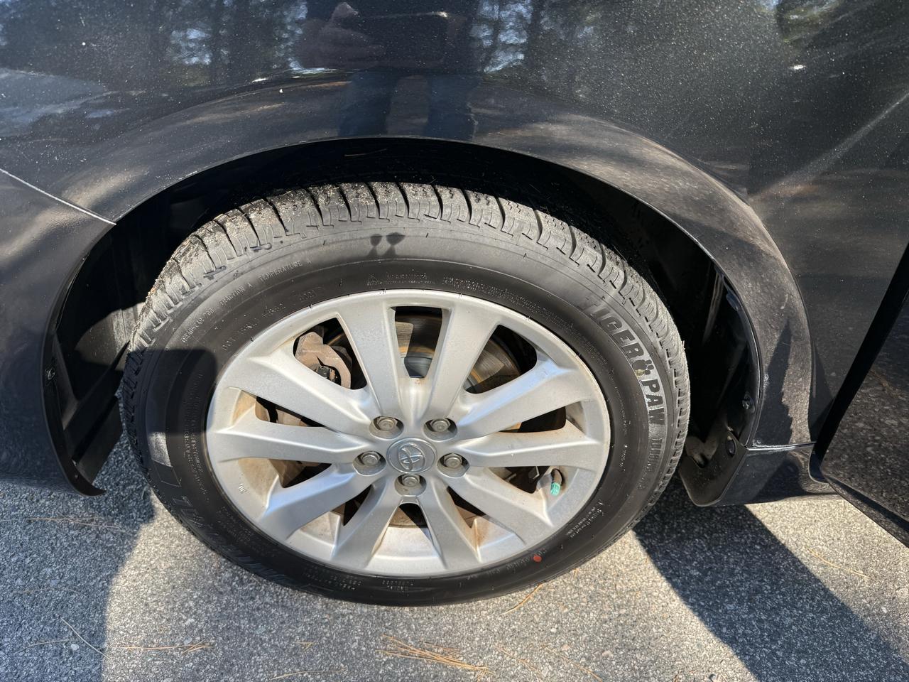 Toyota Corolla Base 4-Speed AT 2009